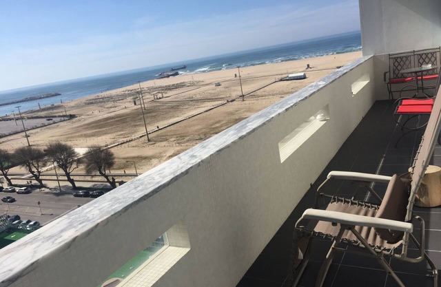 Casino & Beach Apartment, wifi, sea view