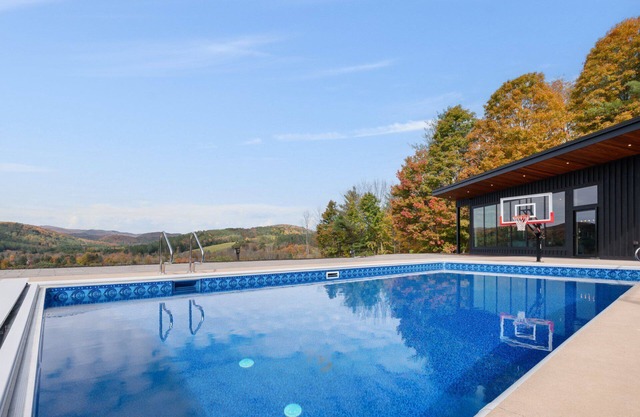Casita Alta: Main House & Pool House w/ Pool Use
