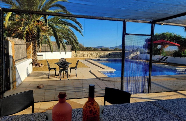 Casitas-7guests-pool-patio-bbq-parking-fireplace