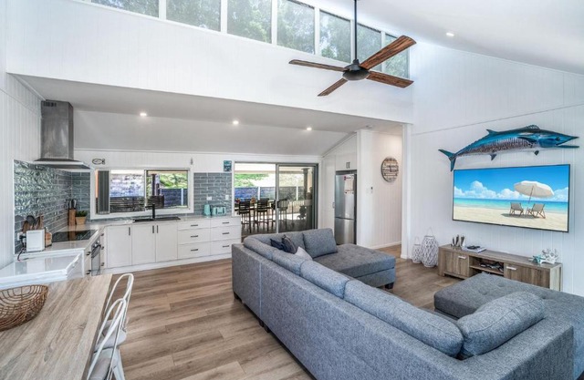 Castaway Cottage - Rainbow Beach