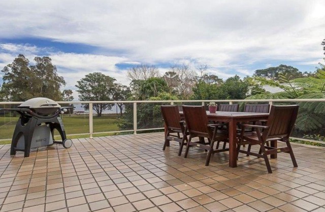 Castaways Beachfront house