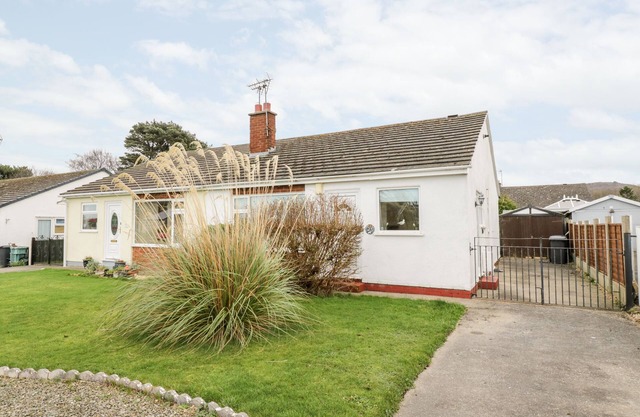 Castle Cove, ABERGELE