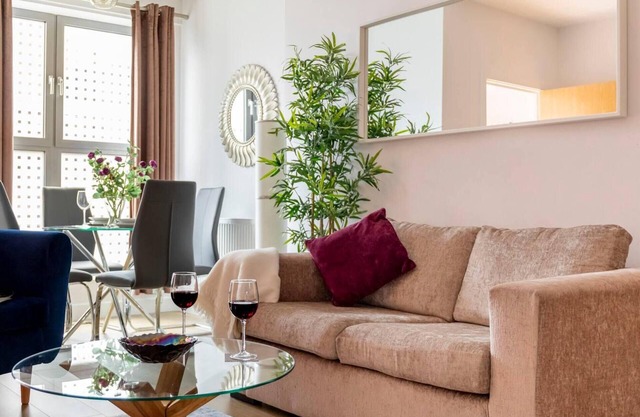 Castle Haven Apartment, Redhill