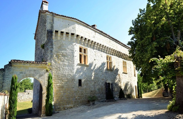 Château historique avec piscine privée près d'Agen