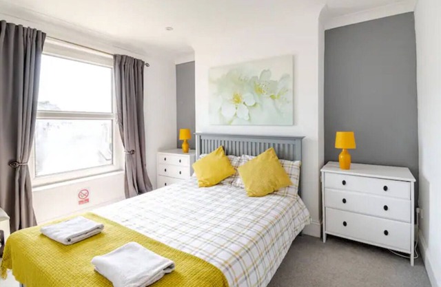 Castle View 2 Bedroom family -friendly Apartment in Hastings Town Centre