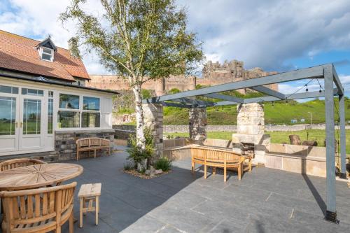 Castle View by Coast & Country Stays