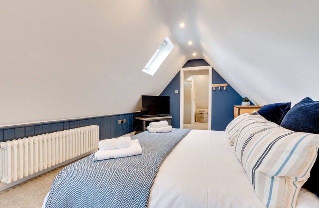 Castle View - sleeps 16 guests in 8 bedrooms