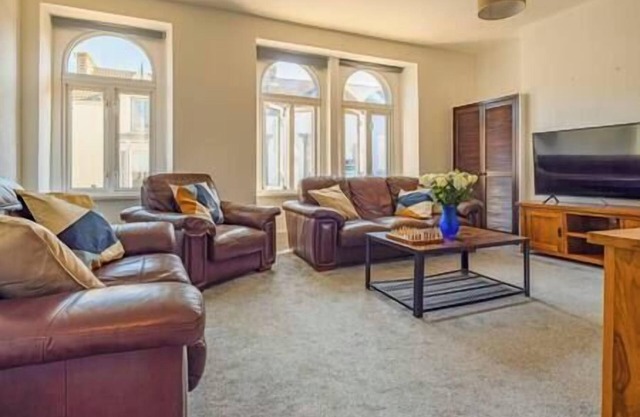 Castleview Coastal Comfort (With 2 parking spaces)