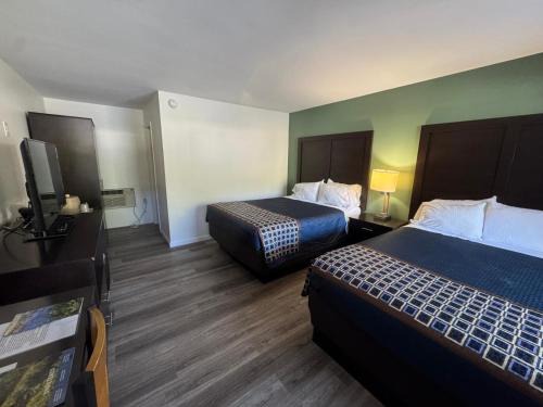 Castlewood Inn