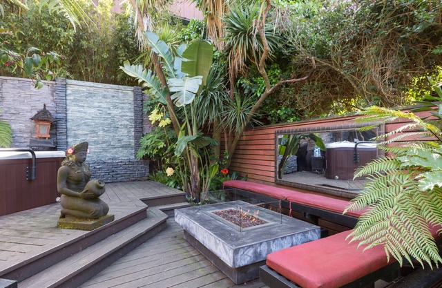 Castro Bali Retreat with Hot Tub in Lush Garden/Zen & High-Tech