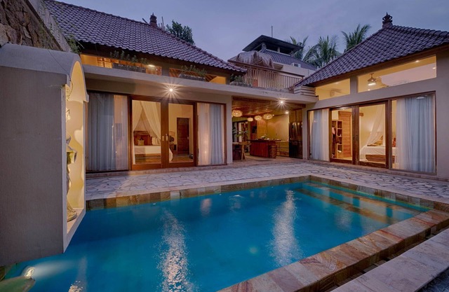 4 BR spacieuse villa à Ubud avec touche ethnique balinaise et toit en pente