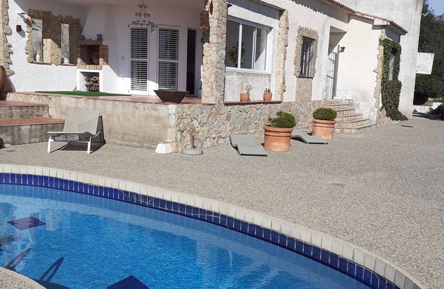 Catalogne Maison 6 personnes, piscine privée dans parc naturel , parcours Golf.