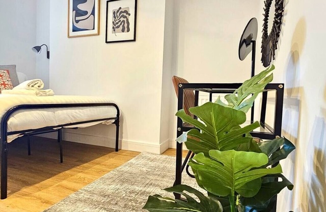 Cathays Apartments No.2 by Switchback Stays