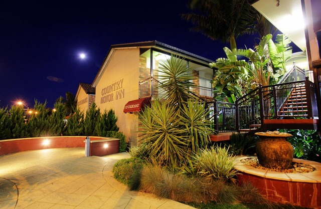 Cattleman's Country Motor Inn & Serviced Apartments