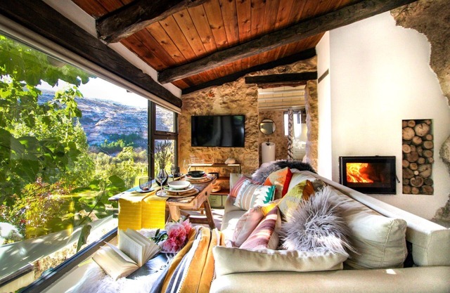 Cave Suite GUHA (Hotel cueva Lomas de Ruvira)