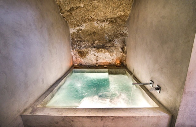 XUQ GROUPE DE TOURISME HÉBERGEMENT, SUITE Hohle
