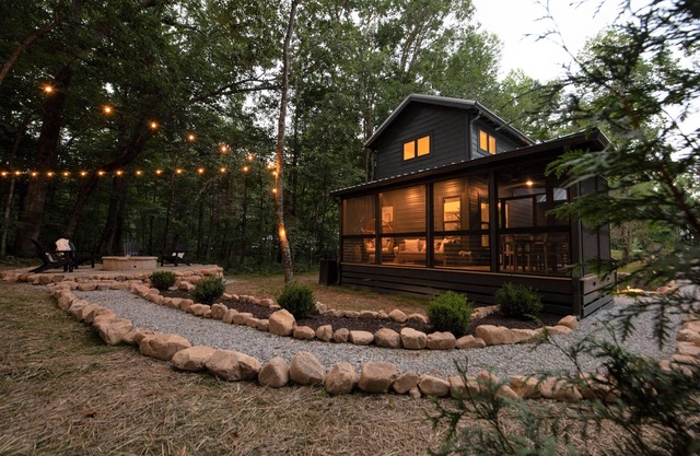 Caverns,Sewanee,Waterfalls,Hikes: Tiny Basecamp