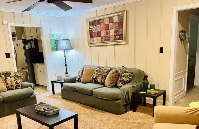 CC Cute Eclectic Cottage