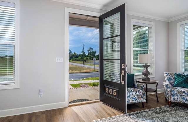 CC4-Awesome 3 Bedroom Townhome Perfect for Gamedays