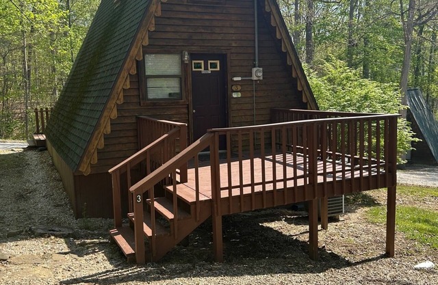 Cedar A Frame Chalet Cabin 3 situé sur le lac Patoka dans le sud de l'Indiana