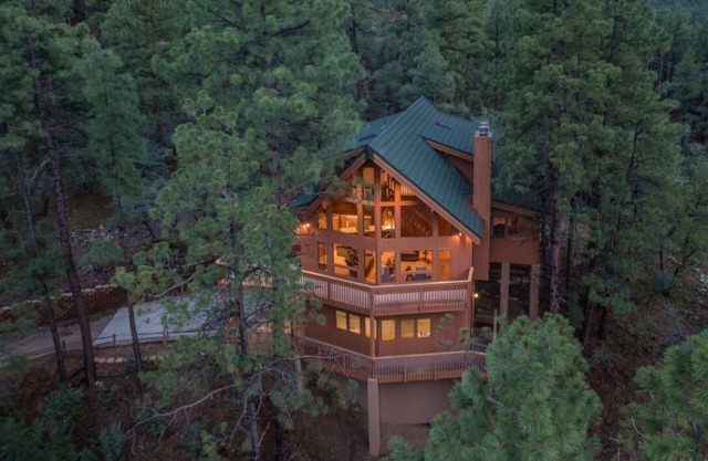 BEAR CREEK REAL ESTATE Colonels Way - Majestic Cedar Lindal Accueil
