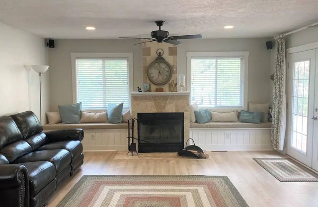 Cedar Creek Lake House -Peaceful Retreat Just Outside Omaha