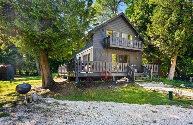 Cedar Downs Cabin S Door CTY