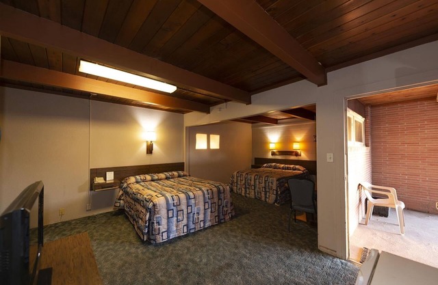Cedar Inn