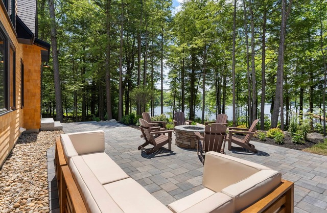 Cedar Lane Lodge - Luxury Lake House