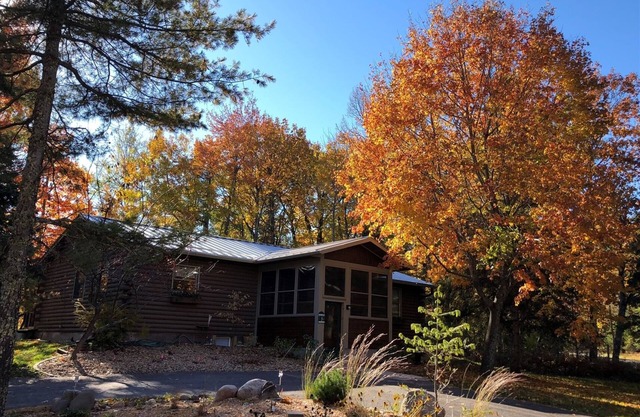 Log Cabin situé sur le parcours de golf Robert Trent Jones sur Madeline Island