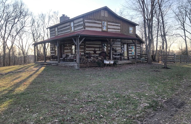 Cedar Ridge Farm - Rural Artist/Writer Retreat