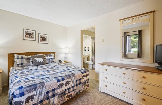 Suite Queen Deluxe 2 chambres au 1er étage avec piscine chauffée