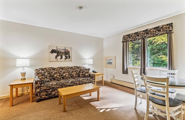 Suite de luxe à une chambre située au premier étage avec piscine extérieure chauffée