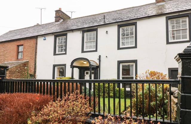 CEDARS, family friendly, character holiday cottage in Penrith