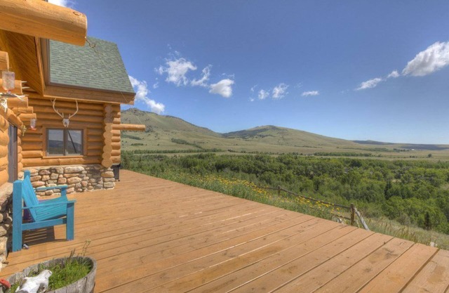 * NOUVEAU * Belle maison en bois rond