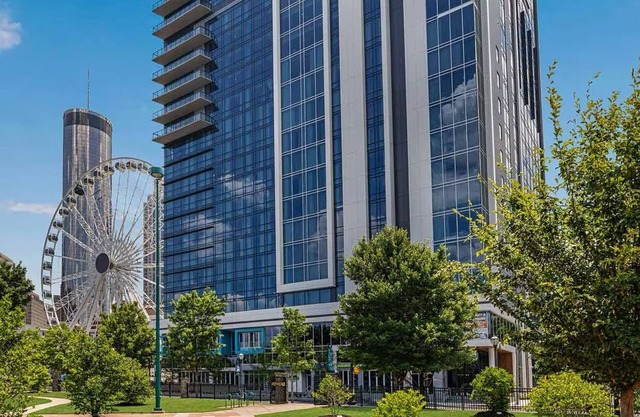 Centennial Park - Atlanta, Georgia. 3 Bedroom Condo.