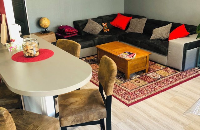 BedinReims Superbe 80m² 3chb +free park/wifi Ideal 4 adultes et 2 enfants