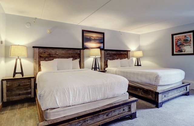 Center Village Ski-In/Ski-Out Hotel, Steps to American E Chairlifts, Hot Tub