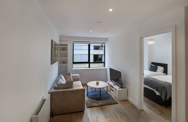 Central 2-Bed Apartment in Croydon that sleep 4!