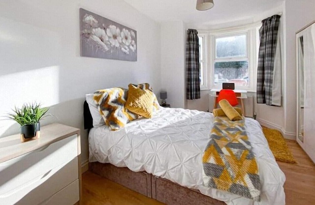 Central 4 Bed-reading City Centre