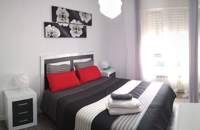 APPARTEMENT CENTRAL ET COMPLÈTEMENT RÉFORMÉ. Wifi