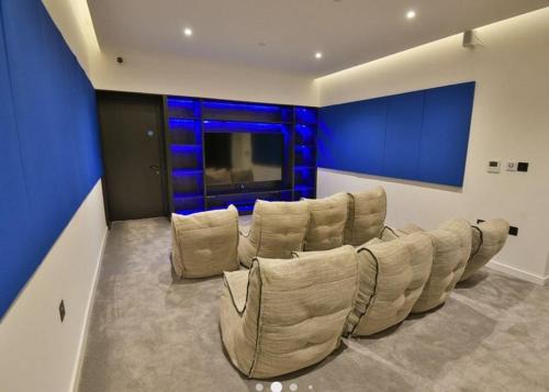 Central Apartment - Terrace - Cinema -Free Parking