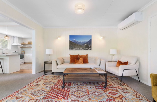 Great location, 2 mins walk to Arrowtown.
