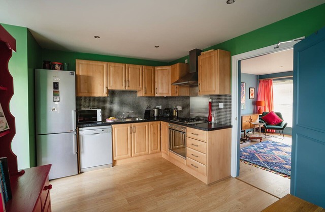 Central Belfast Apartments: Unique Retreat in the East