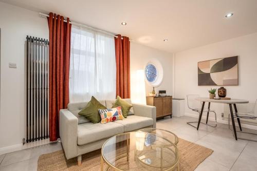 Central Belfast Apartments, Salisbury