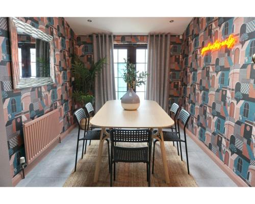 Central Belfast Apartments The Village House