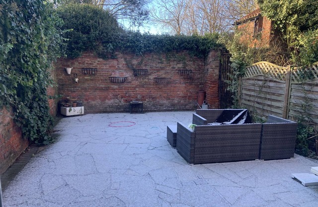 Central Beverley 4-bedroom Townhouse
