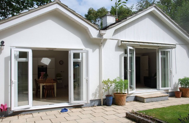 Centre de Falmouth, plage et ville 5 min. Jardin spacieux. Parking pour 2 voitures.