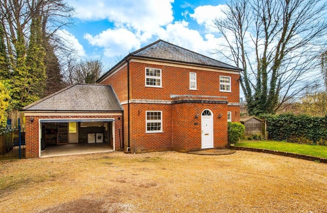 Exquisite Home for 10 in Central Tunbridge Wells!