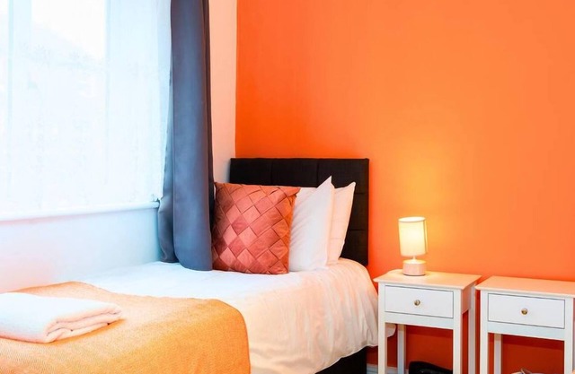 Central Ipswich Stay for 4 – Budget-Friendly & Convenient